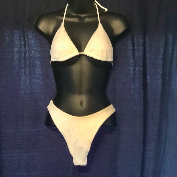 White Bikini - Picture 2 of 6